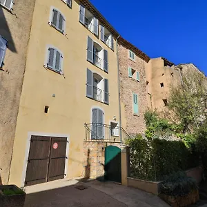 https://les-arcades.fr-provencehotel.com